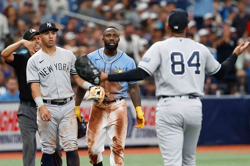 RANDY EN PELEA CON LOS YANKEES
