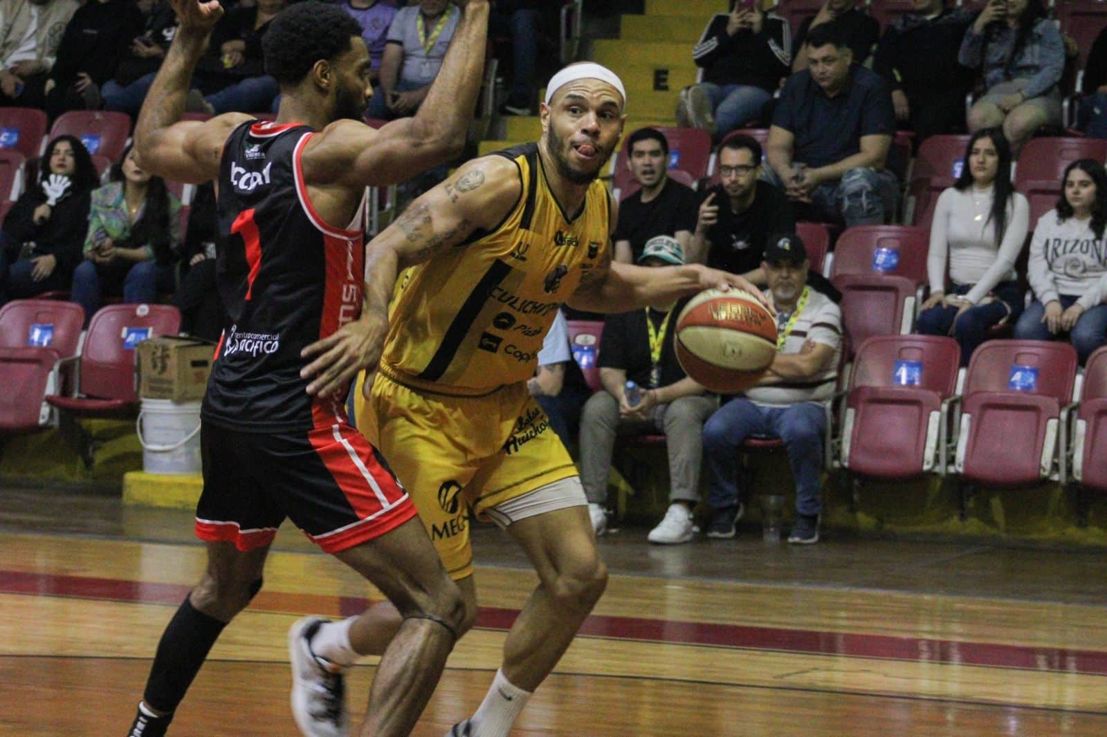 NICK WADDELL ATACA LA CANASTA PARA CABALLEROS ANTE ZONKEYS