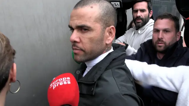 La defensa de Alves presento los recursos para evitar que el jugador permaneciera en un centro penitenciario