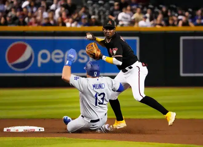 MUNCY ES PUESTO OUT EN SEGUNDA