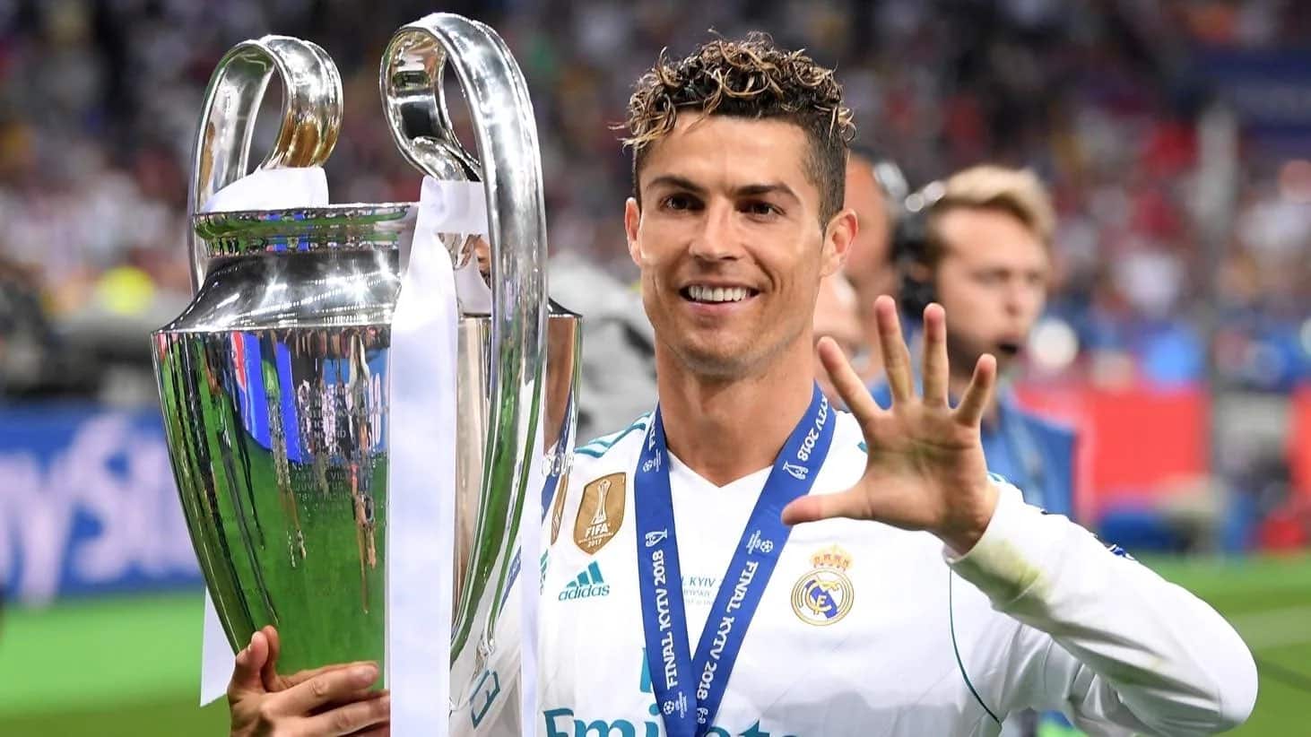 CRISTIANO RONALDO CELEBRA AL GANAR SU QUINTA CHAMPIONS LEAGUE