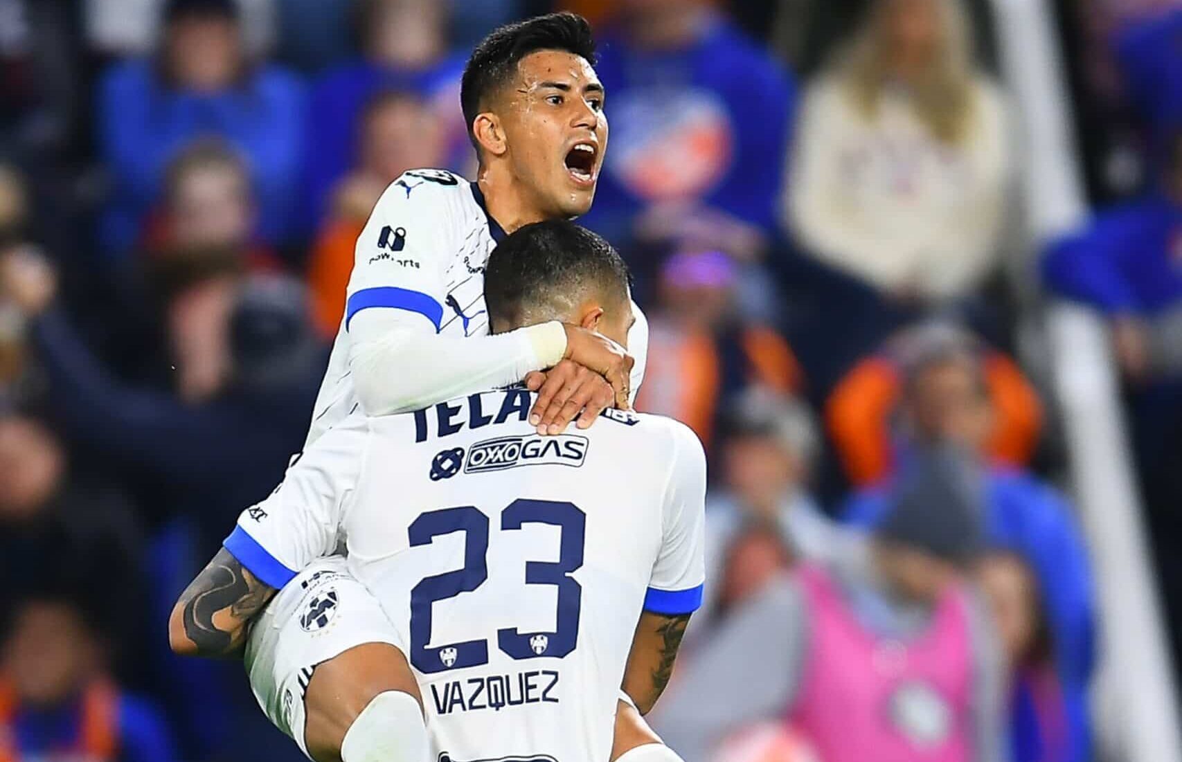 BRANDON VÁZQUEZ CELEBRA LA ANOTACIÓN DE RAYADOS