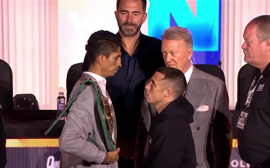 REY VARGAS A LA IZQUIERDA Y NICK BALL A LA DERECHA CARA A CARA TRAS LA RUEDA DE PRENSA