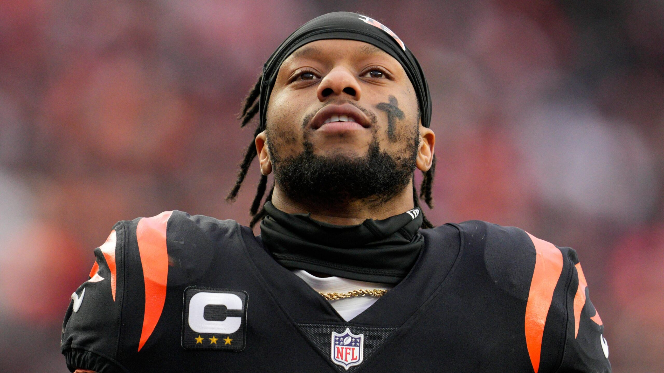 JOE MIXON ANTES DE UN PARTIDO DE LA NFL CON LOS BENGALS
