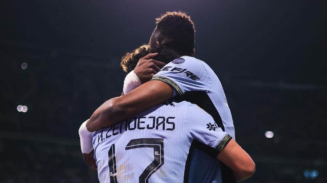 Jugadores del América festejan gol en el triunfo de la fecha 11.