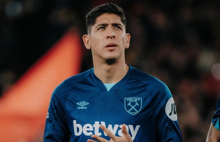 Edson Álvarez en partido de la Europa League con el West Ham United.