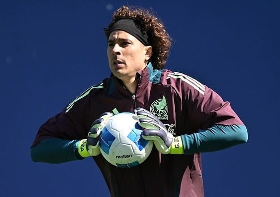 Guillermo Ochoa en entrenamiento del Tricolor.