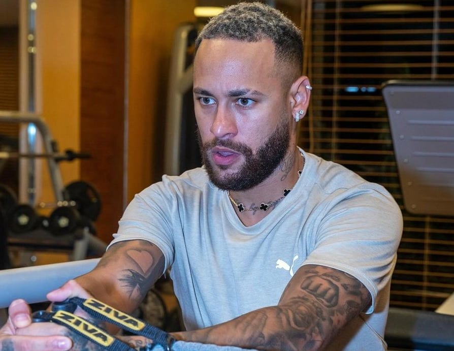 Neymar y su papa niegan apoyo a Dani Alves.