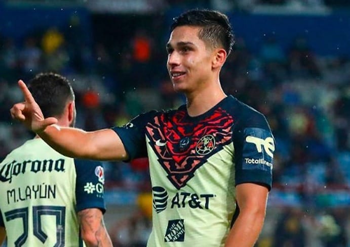 Salvador Reyes se queda con el Club América tras renovar.