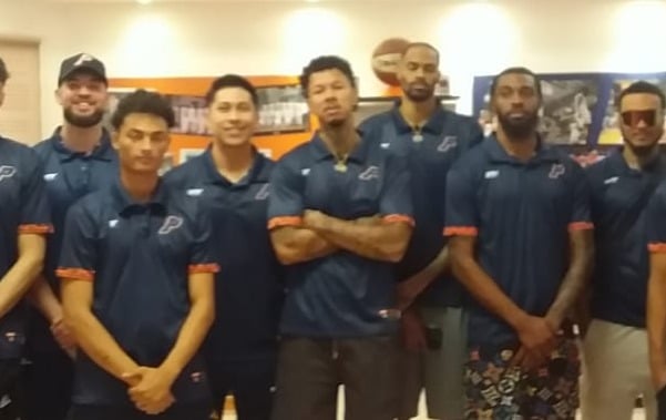 El conjunto mochitense se dio cita en las instalaciones del recinto, donde recorrieron los espacios dedicados a la historia deportiva de Ahome, especialmente el basquetbol.