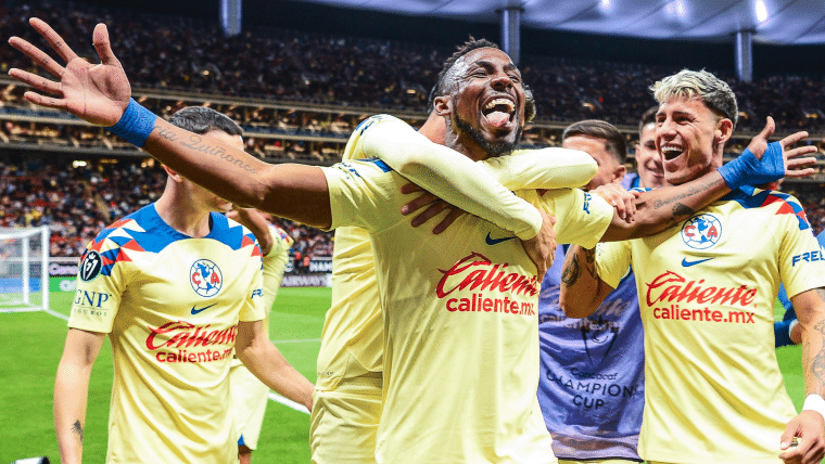 AMÉRICA GOLEA A CHIVAS