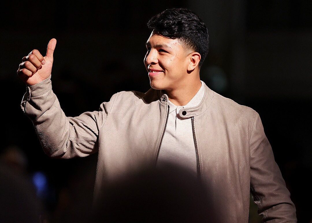 JAIME MUNGUÍA POSA PARA LA FOTO