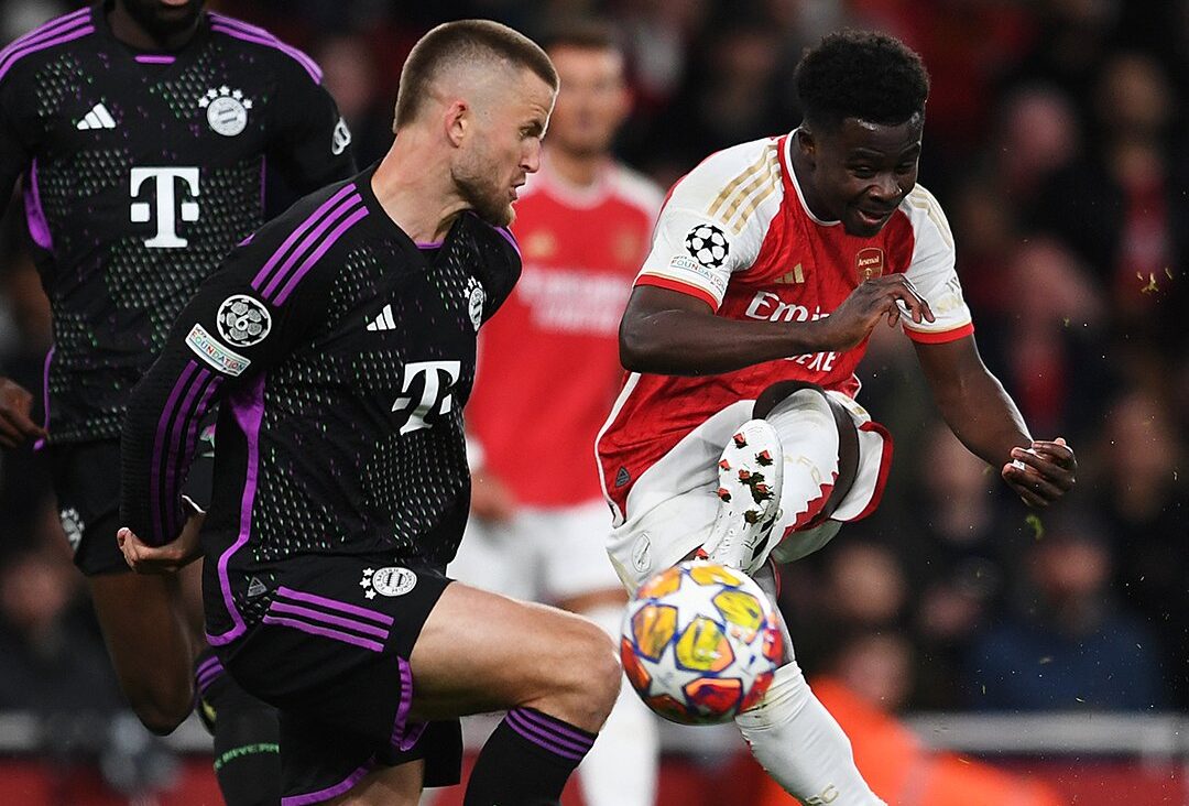 ARSENAL Y BAYERN MÚNICH DURANTE EL JUEGO DE IDA QUE TERMINÓ EN EMPATE A 2 GOLES