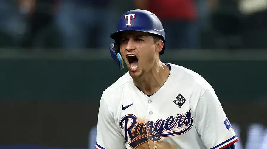 COREY SEAGER GANADOR DE BAT DE PLATA