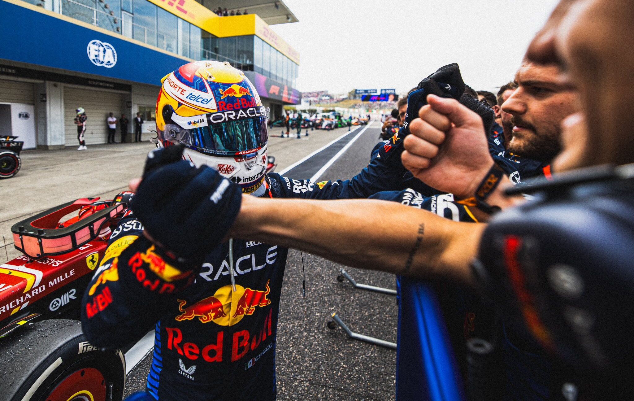 CHECO PÉREZ RED BULL 2024