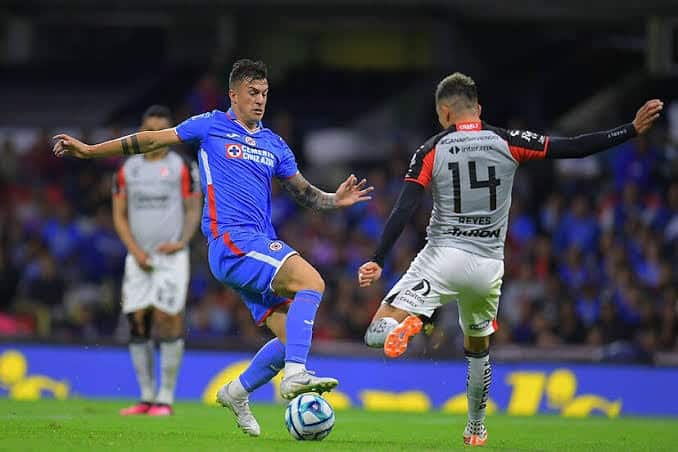 CRUZ AZUL NO DEJO DE PELEAR
