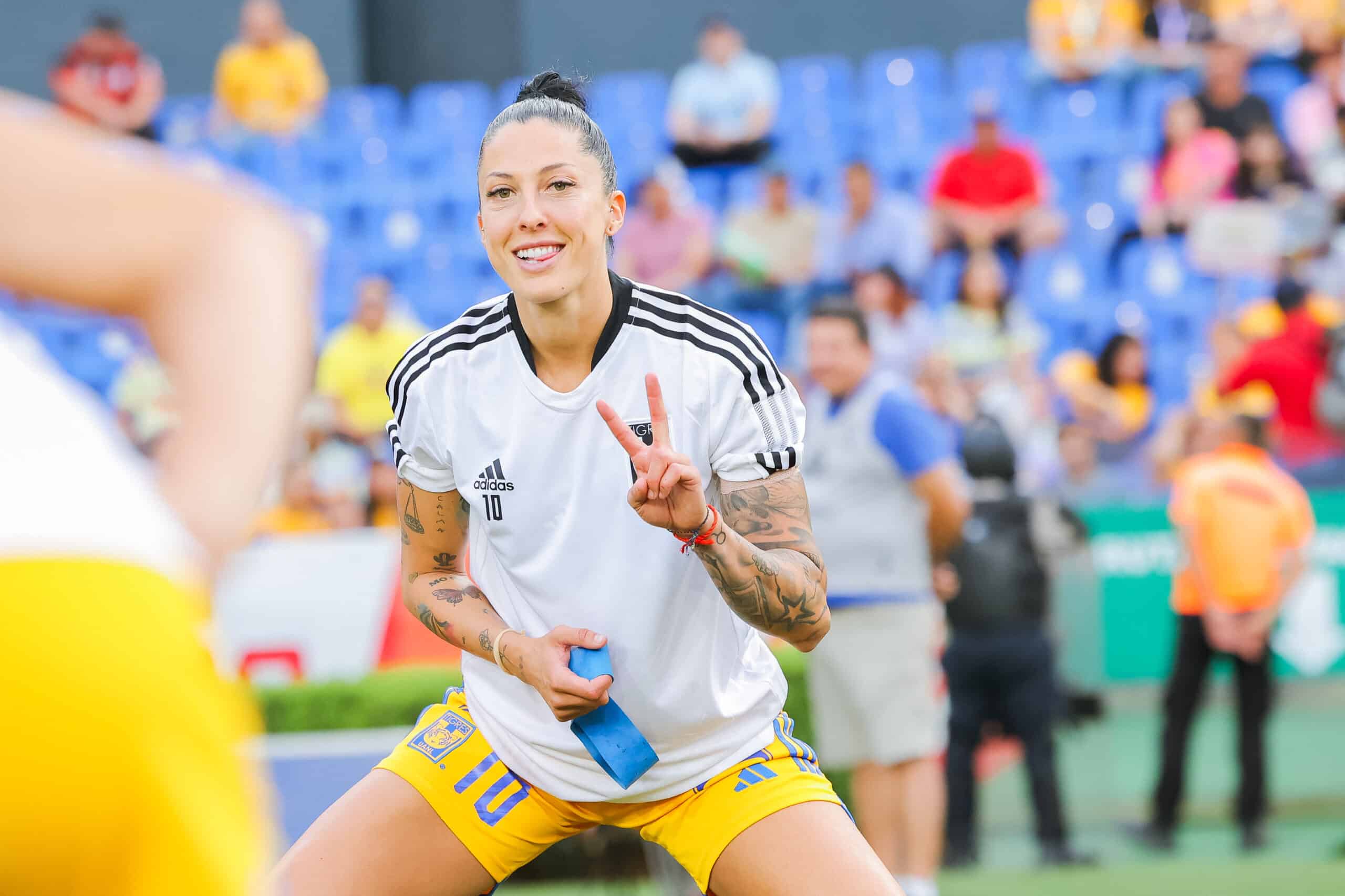 JENNI HERMOSO TIGRES