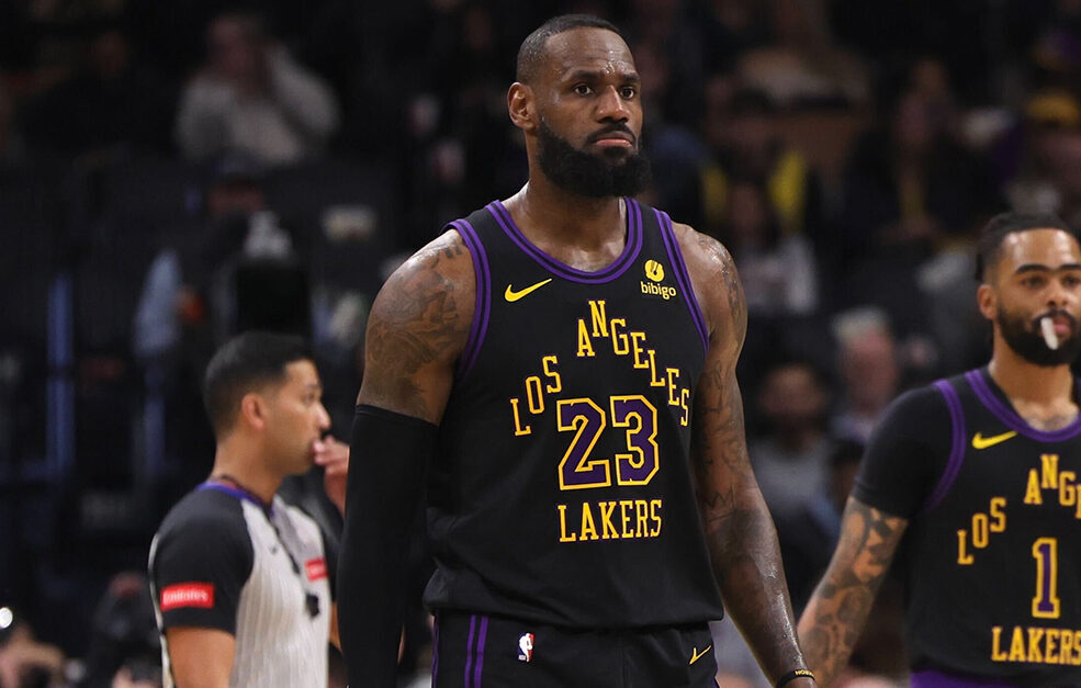 LEBRON JAMES DE LOS LAKERS DURANTE UN JUEGO EN LA NBA