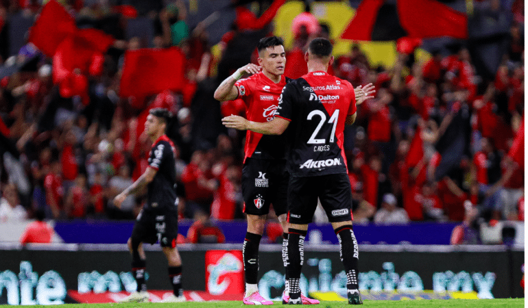 EL ATLAS SUMÓ SU TERCER TRIUNFO