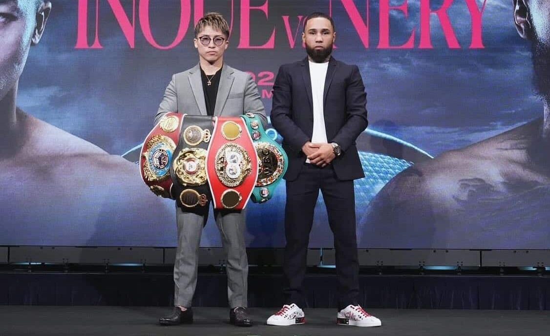 NAOYA INOUE A LA IZQUIERDA Y LUIS NERY A LA DERECHA, POSAN PARA LA FOTO TRAS LA PRIMERA CONFERENCIA DE PRENSA