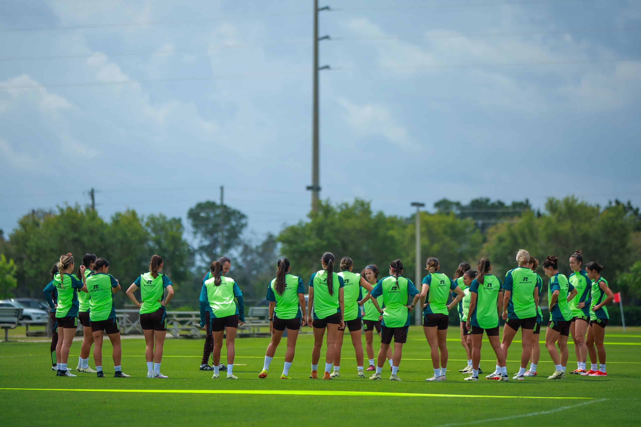 TRI FEMENIL