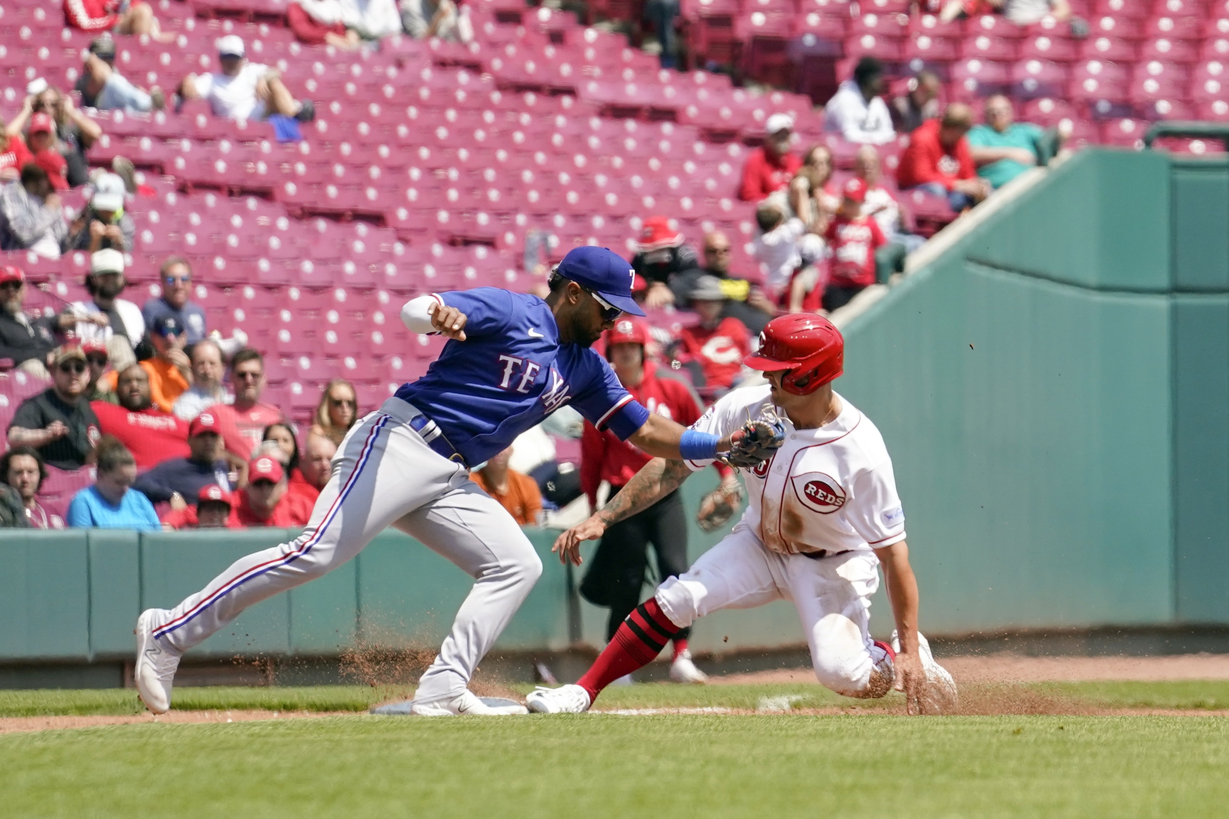 ROBO DE BASE DE REDS