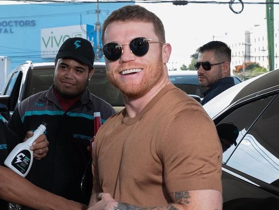 Canelo Álvarez criticó el combate entre Mike Tyson y Jake Paul.