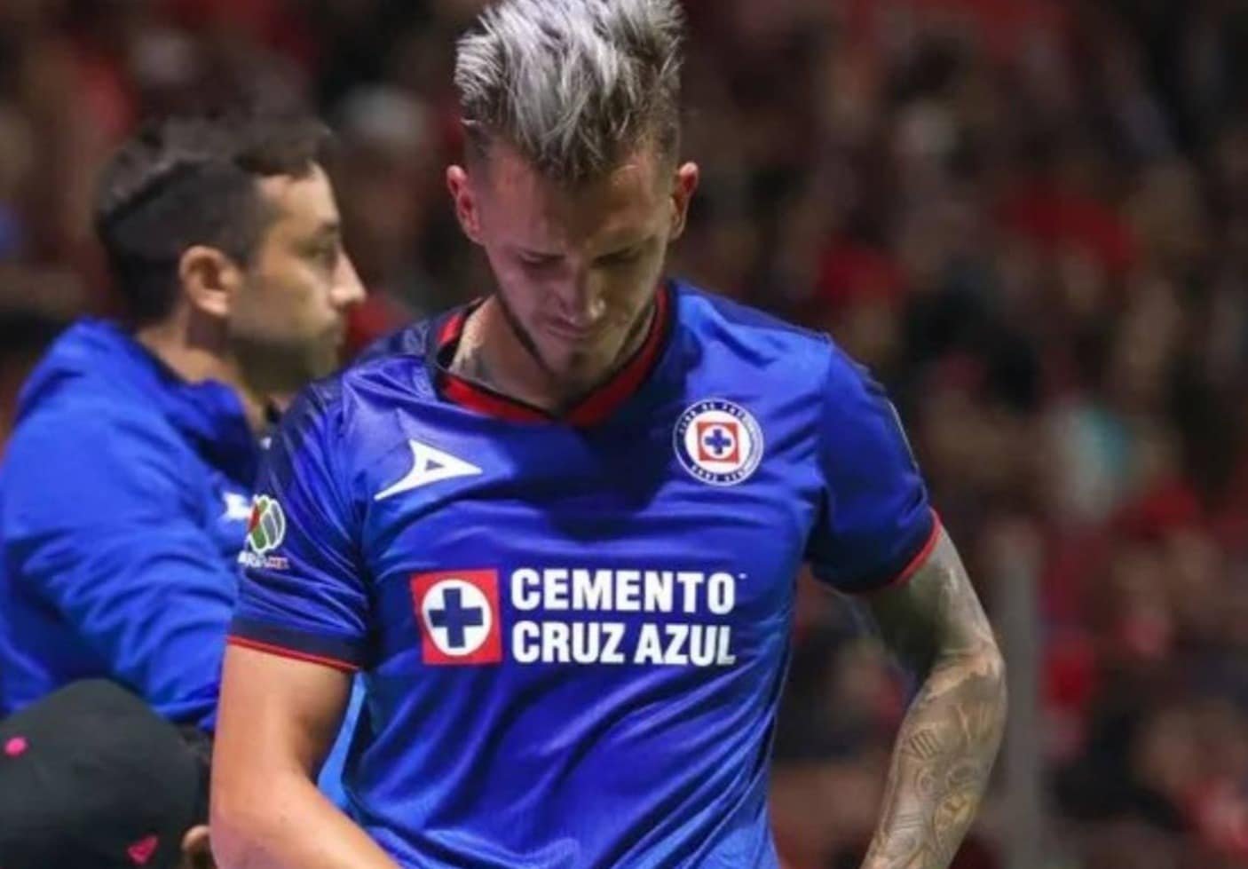 Gonzalo Piovi sale molesto de la fecha 17 tras lesionarse.