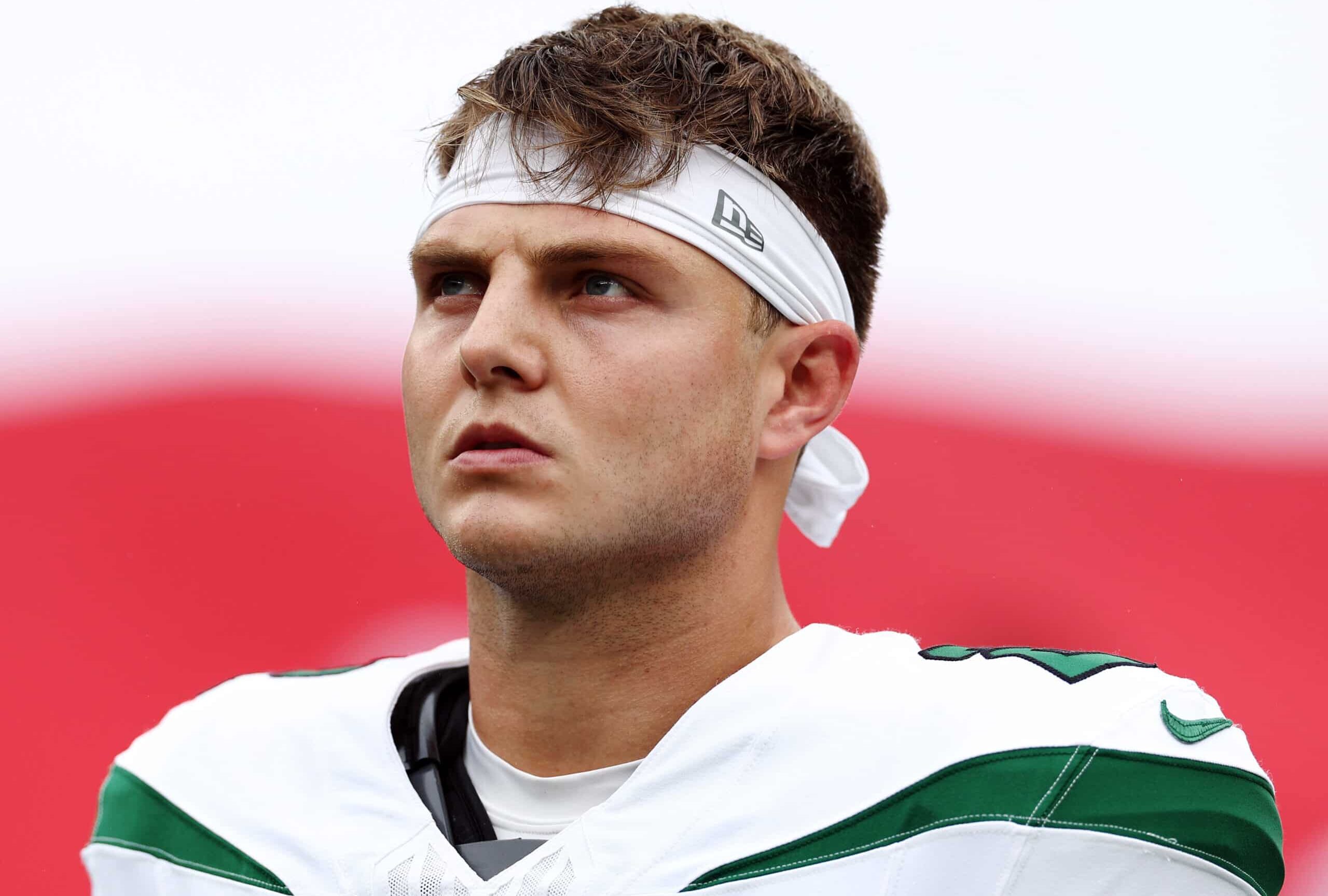 ZACH WILSON ANTES DE UN PARTIDO EN LA NFL CON LOS JETS