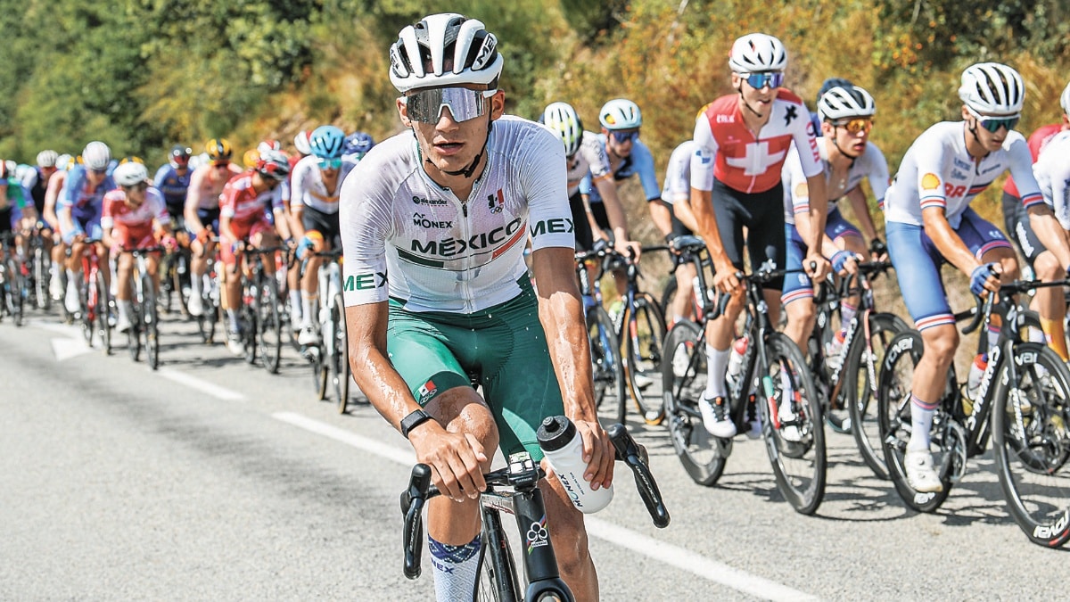 EL MEXICANO VA EN PLENA CARRERA
