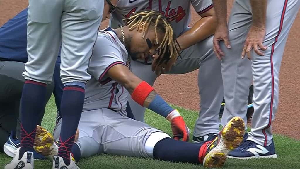 RONALD ACUÑA SE LESIONA EN PLENO JUEGO