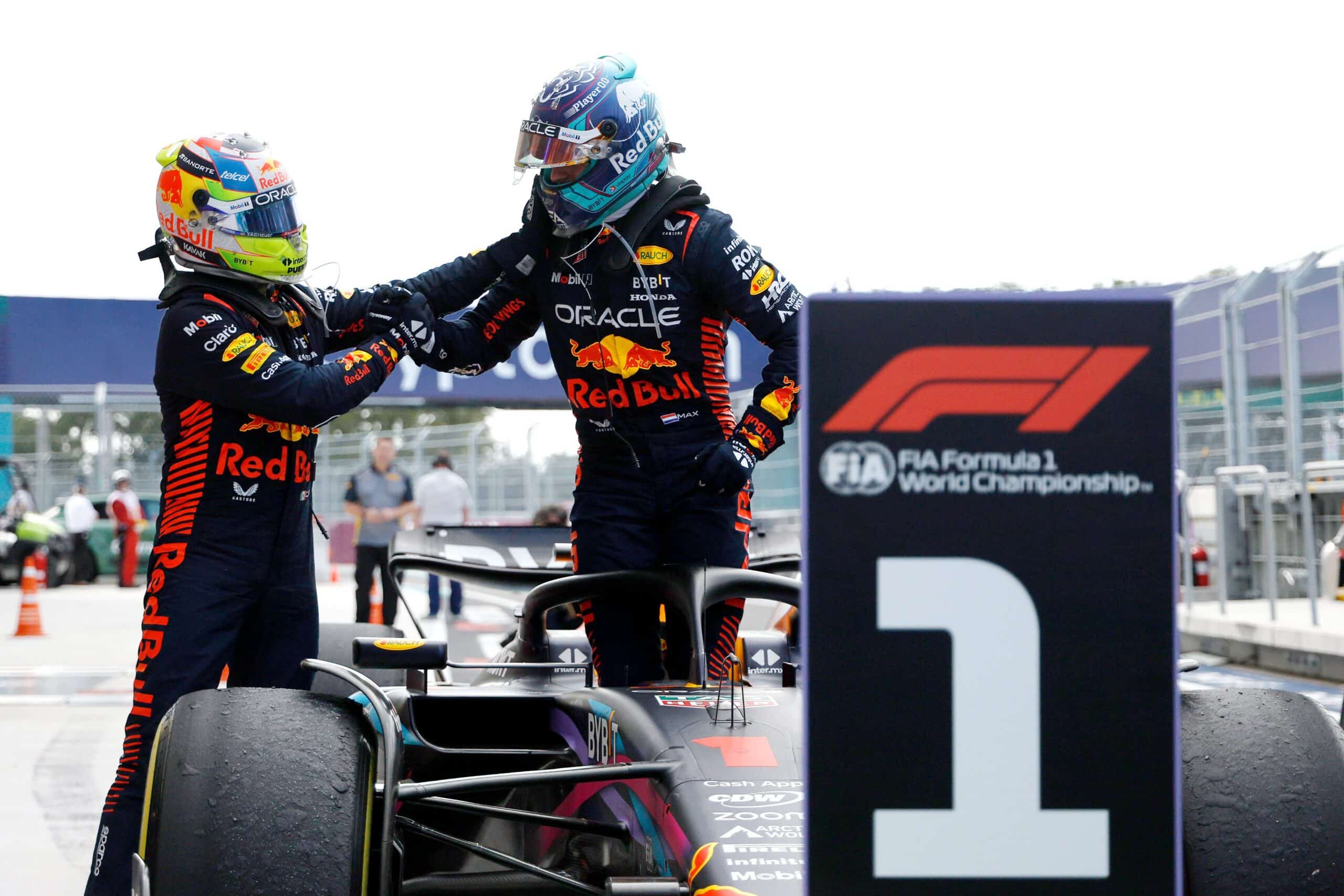 CHECO MAX RED BULL