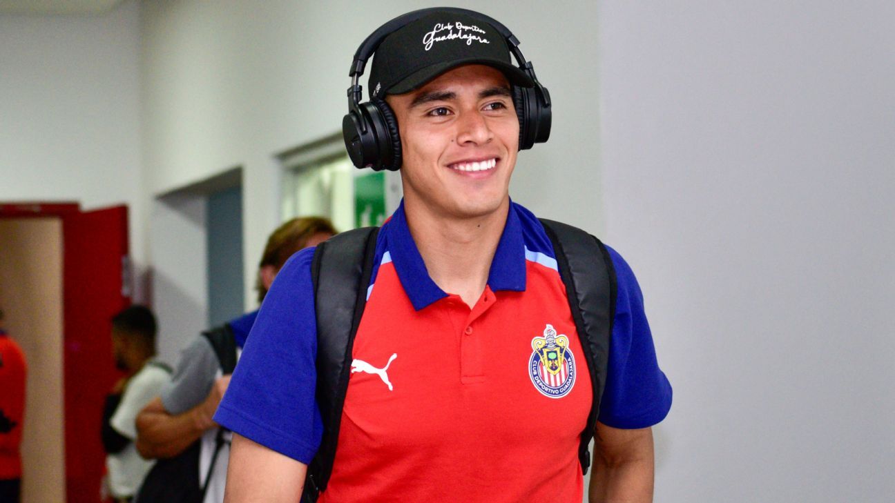 Tala Rangel en su llegada al estadio Nemesio Diez de Toluca.