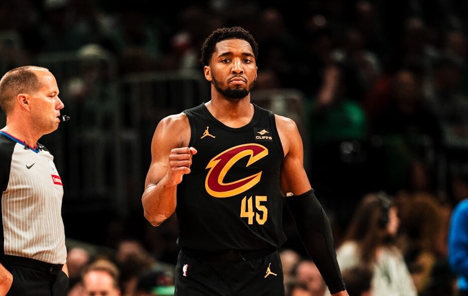 DONOVAN MITCHELL DURANTE UN JUEGO CON LOS CAVALIERS.