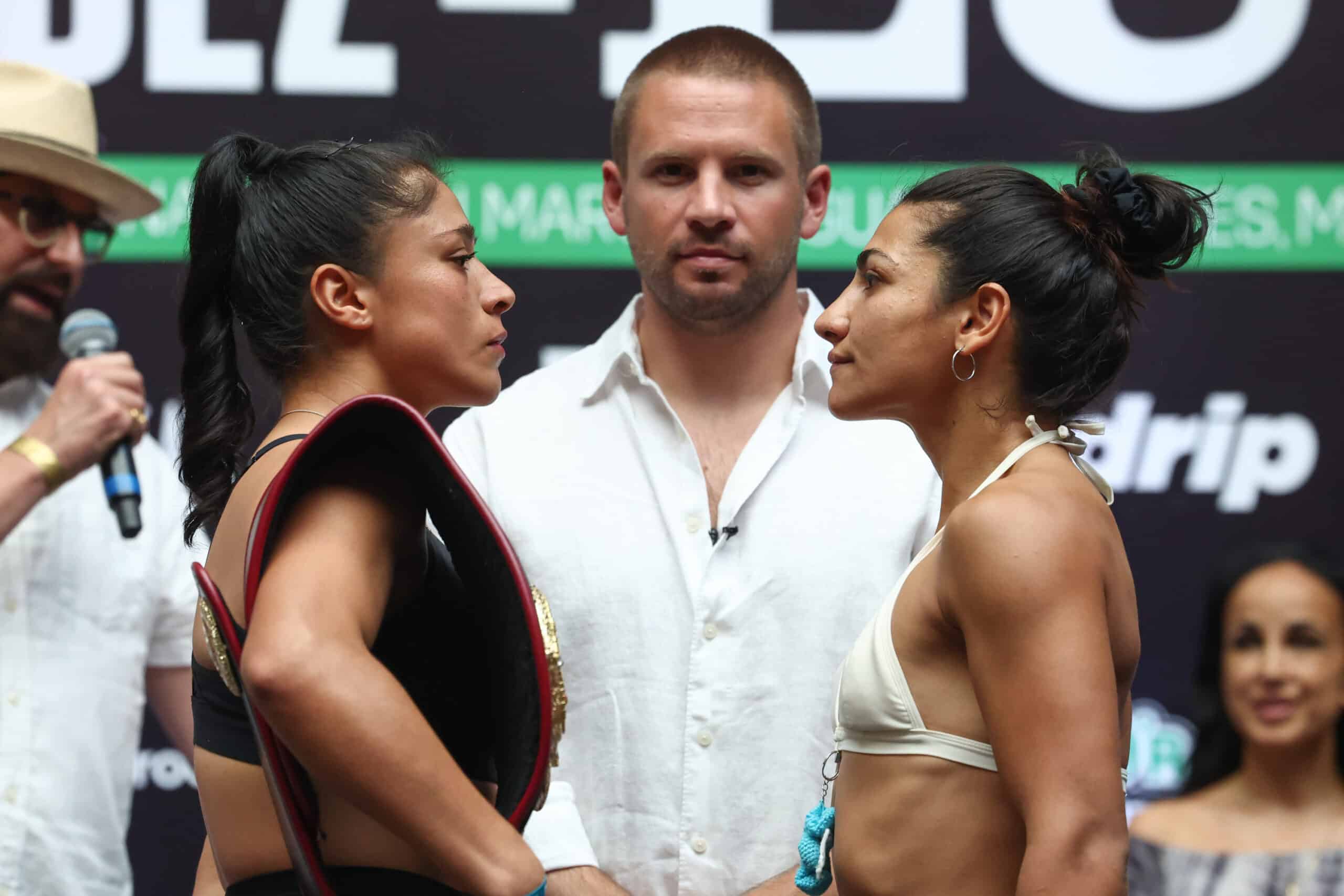 ÉRIKA CRUZ A LA IZQUIERDA Y NAZARENA ROMERO A LA DERECHA, CARA A CARA TRAS EL PESAJE