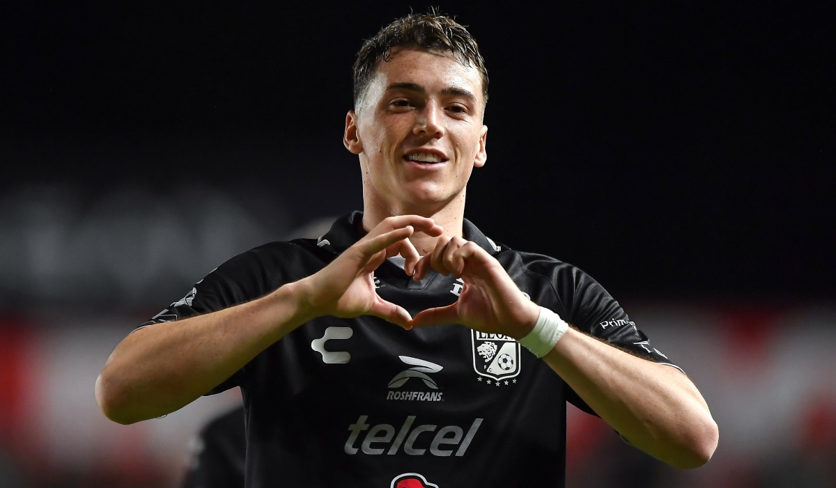 Federico Viñas festeja su gol en la fase regular con el León.