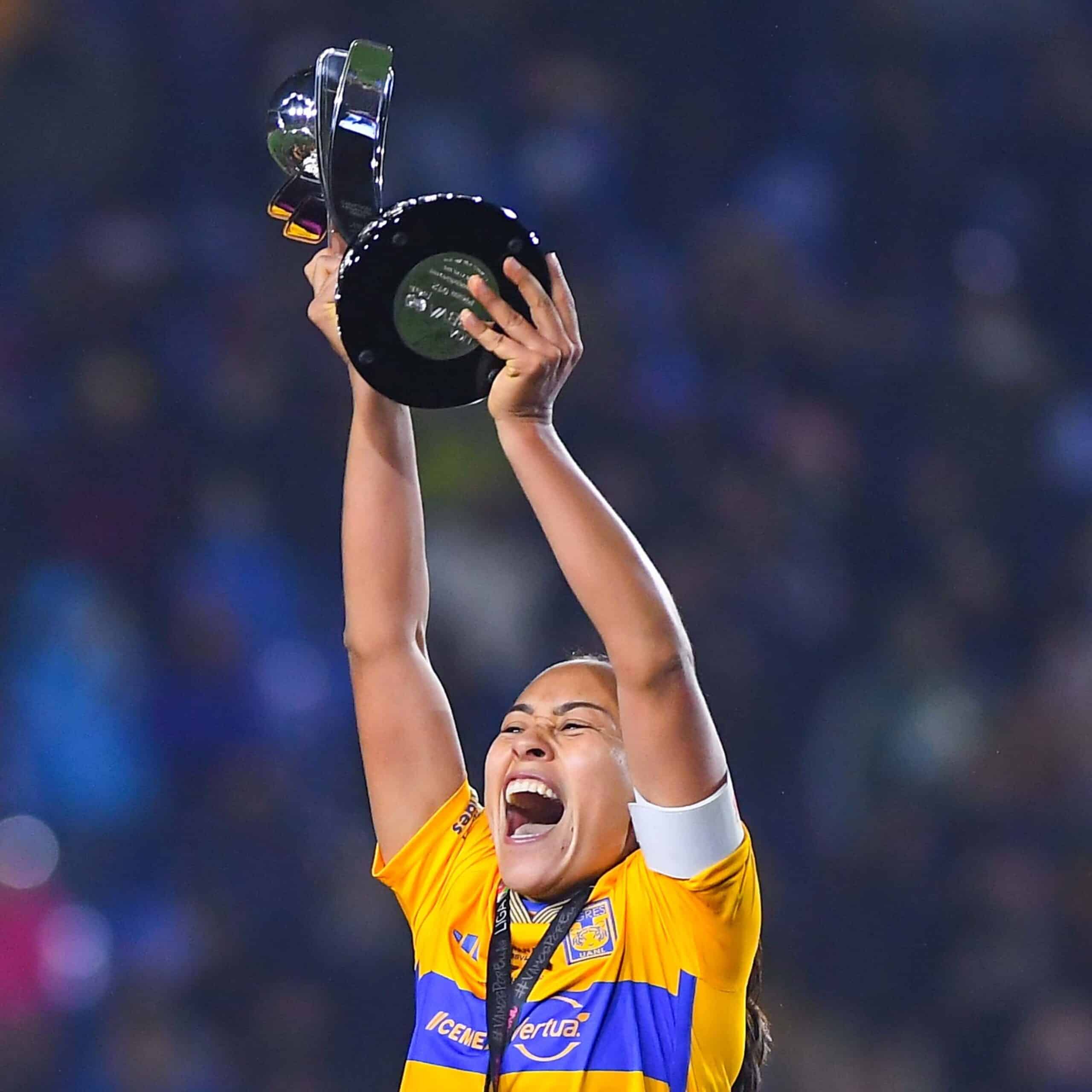 LILIANA MERCADO TIGRES FEMENIL