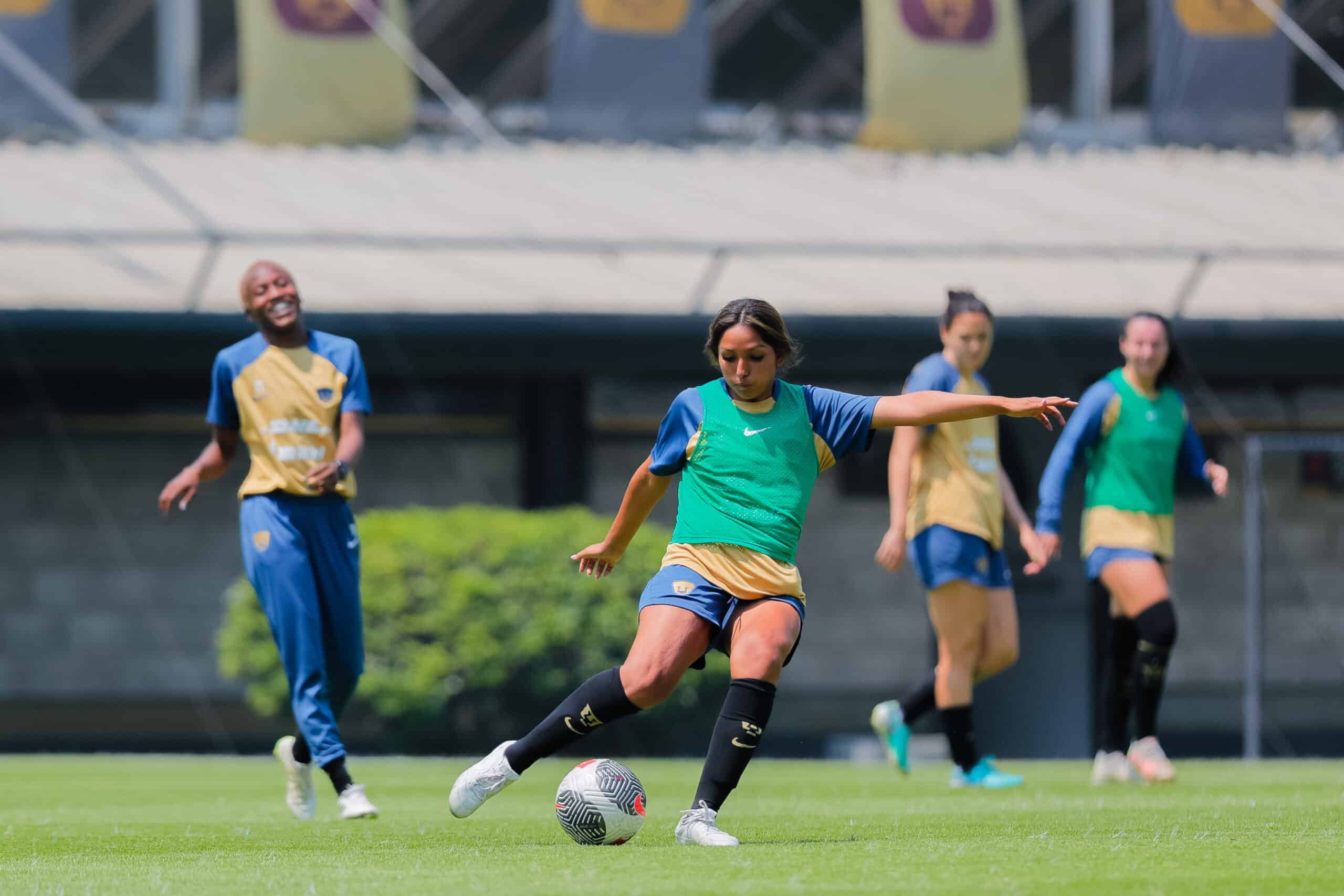 PUMAS FEMENIL CL2024