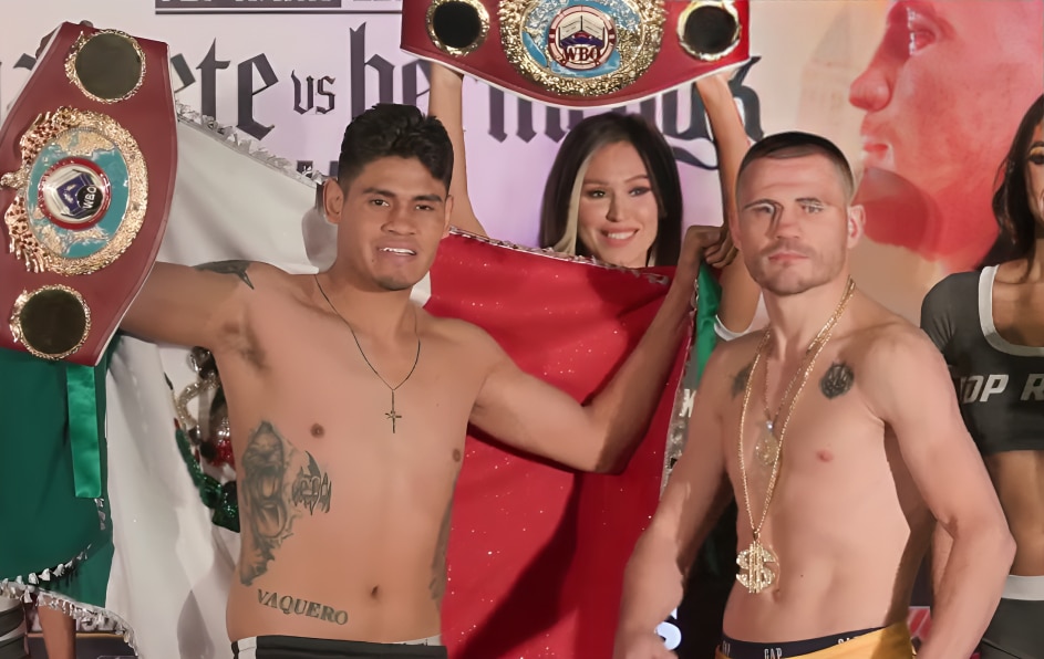 VAQUERO NAVARRETE A LA IZQUIERDA Y DENYS BERINCHYK A LA DERECHA, POSANDO PARA LA FOTO TRAS EL PESAJE