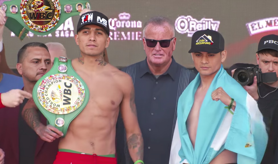 MARIO BARRIOS A LA IZQUIERDA Y FABIÁN MAIDANA A LA DERECHA, POSANDO PARA LA FOTO TRAS EL PESAJE