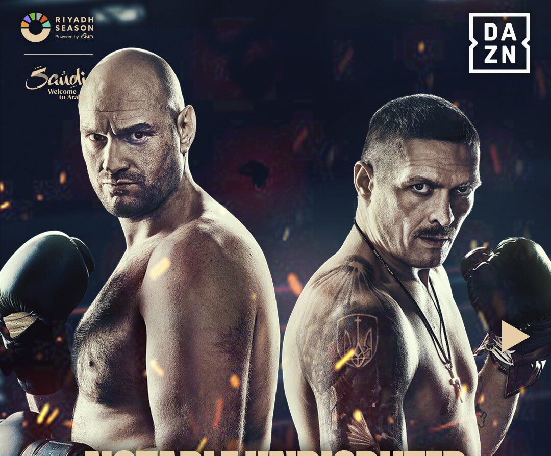 TYSON FURY A LA IZQUIERDA Y OLEKSANDR USYK A LA DERECHA