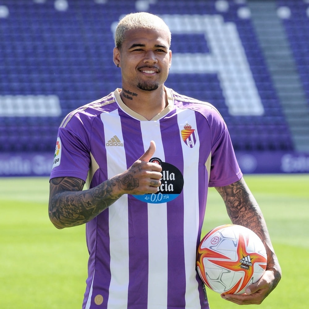 Kennedy en su presentación con el Real Valladolid.