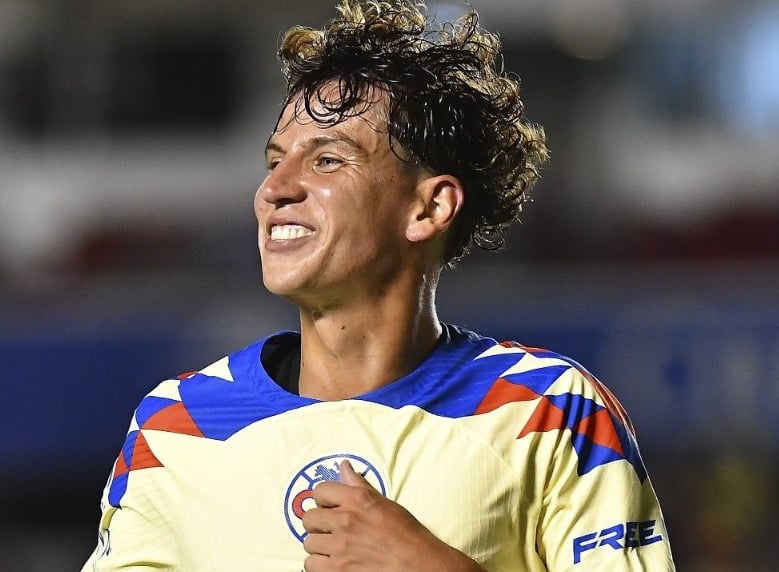 Lichnovsky se queja en partido de Liguilla del América.