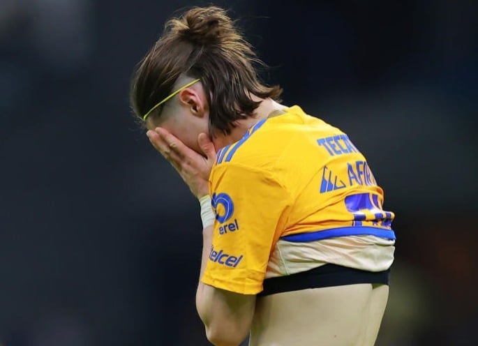 Marcelo Flores se lamenta tras ser eliminado con Tigres en la Liguilla del CL2024.