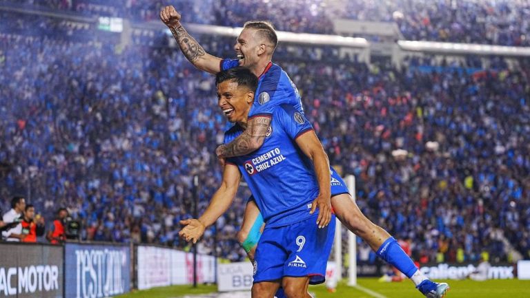EL AZUL ES FINALISTA