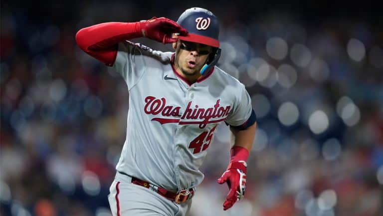 JOEY MENESES BUSCA AYUDAR A SU EQUIPO