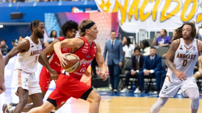 VENADOS CAYÓ CON LA FRENTE EN ALTO