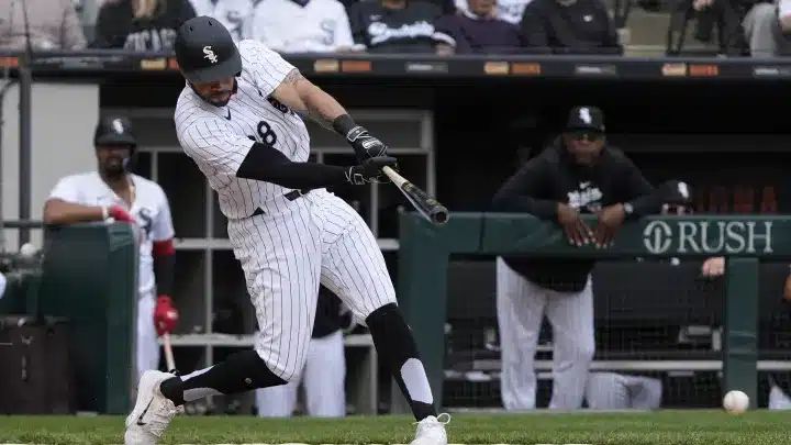 PHAM PEGANDO UNA LINEA DE HIT