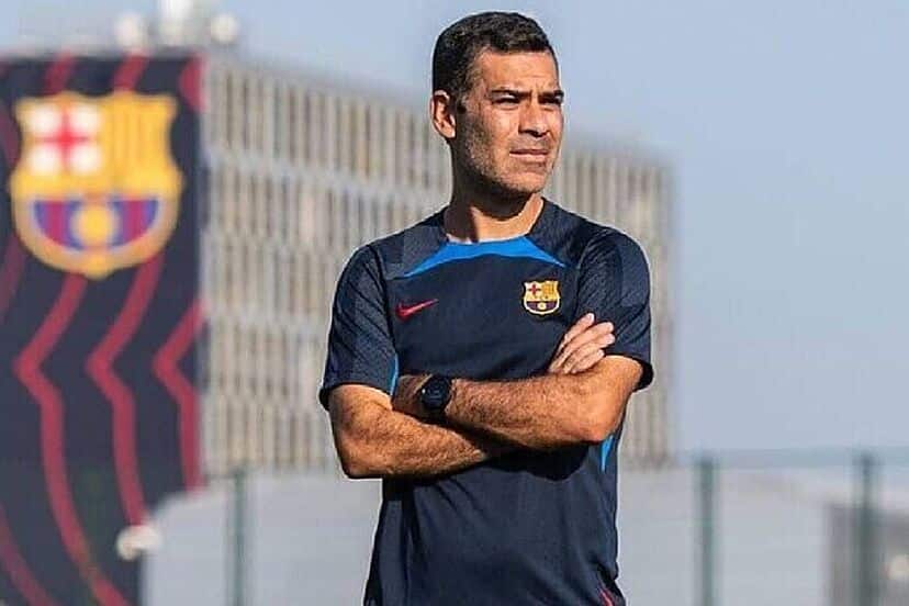 RAFA MÁRQUEZ OBSERVA LA PRÁCTICA DE SU EQUIPO