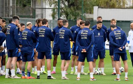 La Selección de Italia en entrenamiento previo al juego de hoy ante Turquía.
